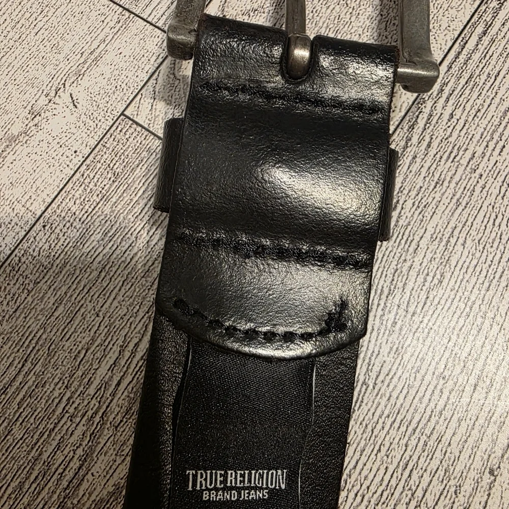 True Religion Black Leather Men's Belt with Brushed Metal Buckle